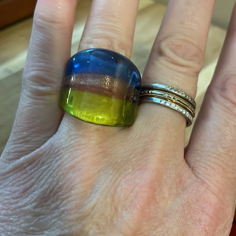 Glass ring - Picture 3 of 3